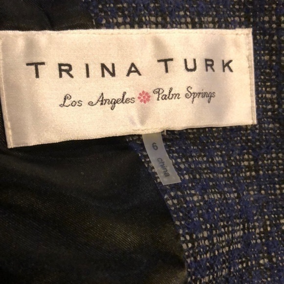Trina Turk size 6 tweed jacket‎ Hook & eye closure’s faux fur cuff - Picture 3 of 7